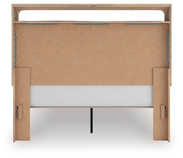 Kinlanni Upholstered Bed